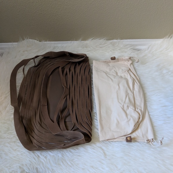 Weaving Tote with Cinch Bag - Picture 3 of 7